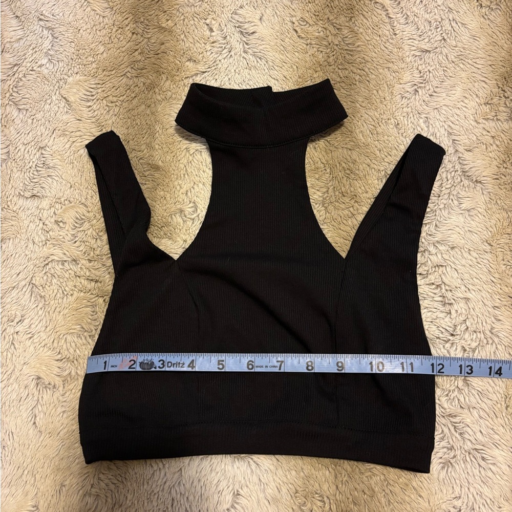 Superdown Tate Cut Out Black XS Cropped Top with Open Back - Picture 9 of 9